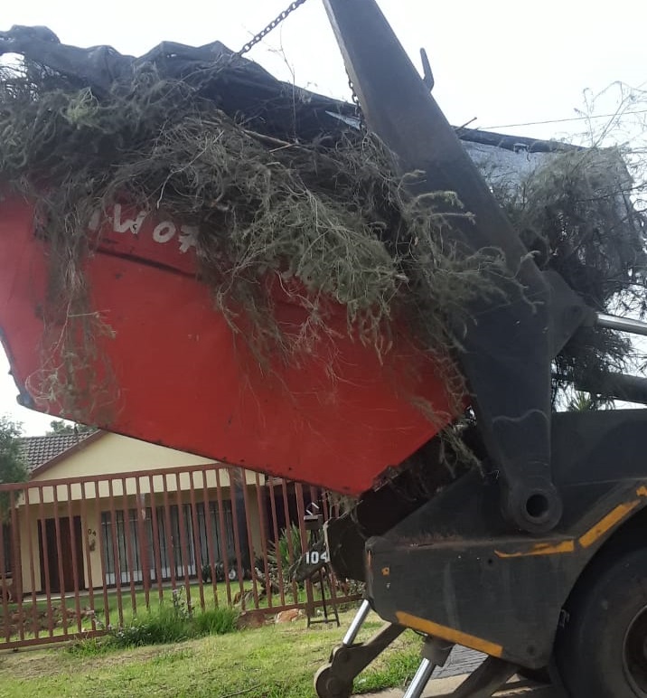 skipbinshire full skip gardenwaste